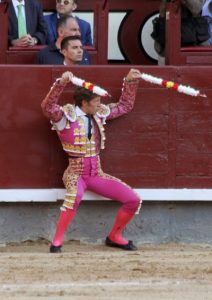 17-escribano-en-el-estribo